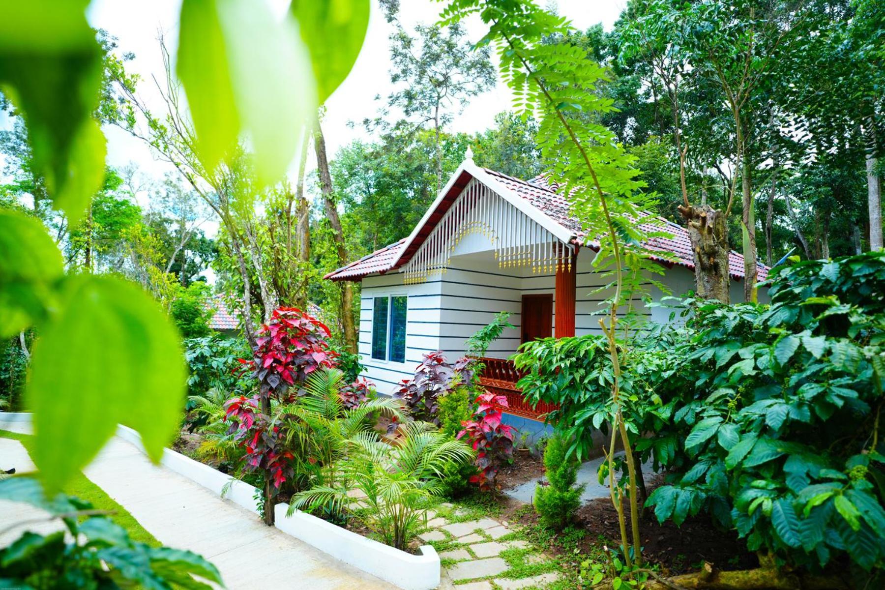 Coorg Orange Blossom Resort And Spa Suntikoppa Exteriör bild